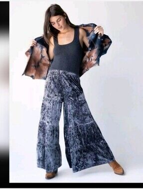 NEW Wide-leg Velvet Palazzo Tiered Pants